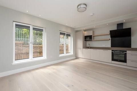 Studio to rent, Ardmillan Terrace, Dalry, Edinburgh