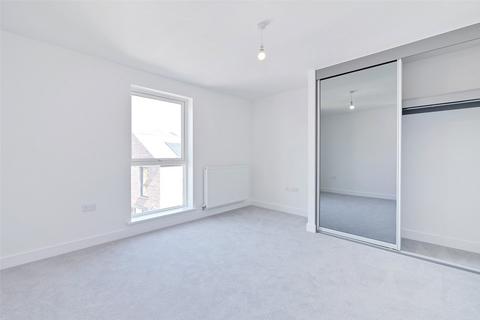 3 bedroom end of terrace house to rent, Lady White Crescent, Oxford, Oxfordshire, OX2