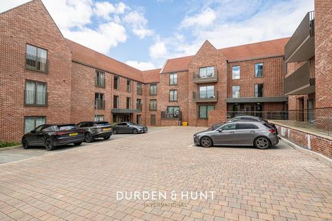 2 bedroom apartment to rent, Chelmsford Road, Shenfield, CM15