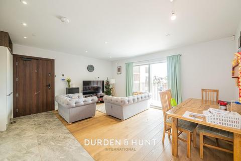 2 bedroom apartment to rent, Chelmsford Road, Shenfield, CM15