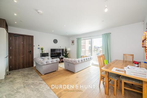 2 bedroom apartment to rent, Chelmsford Road, Shenfield, CM15