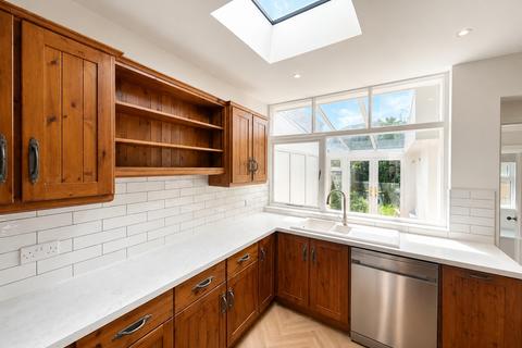 3 bedroom terraced house to rent, Naunton Crescent, Leckhampton, Cheltenham, Gloucestershire, GL53