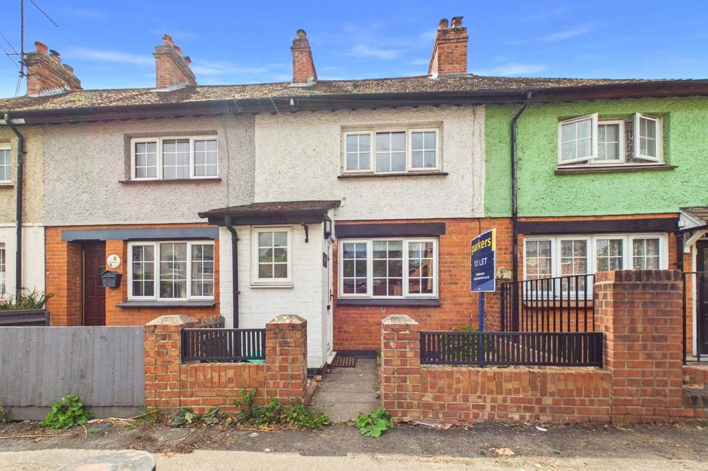 The Pines, Bath Road, Woolhampton... 2 bed terraced house to rent - £ ...