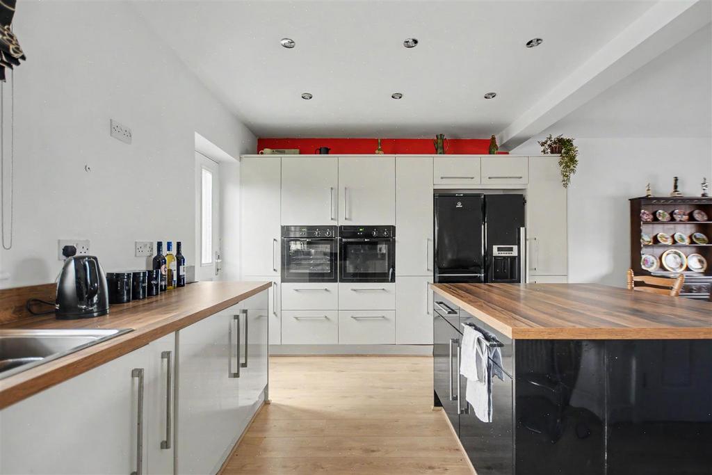 House in Broxtowe, Chilwell, Nottinghamshire - View 4