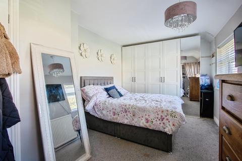 2 bedroom semi-detached house for sale, Murton Close, LEEDS