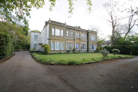 2 bedroom flat to rent, The Rutts, Bushey Heath WD23