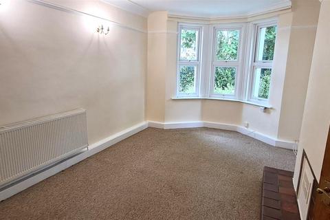 2 bedroom flat to rent, The Rutts, Bushey Heath WD23