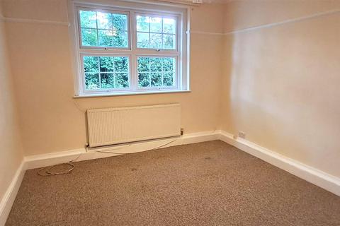 2 bedroom flat to rent, The Rutts, Bushey Heath WD23