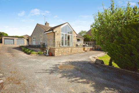 3 bedroom detached bungalow for sale, Crawley Road, WITNEY