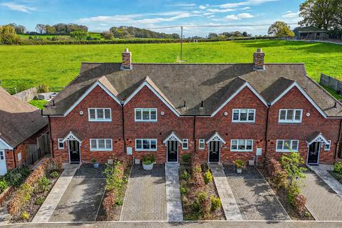 2 bedroom terraced house for sale, Skinners Lane, Catsfield