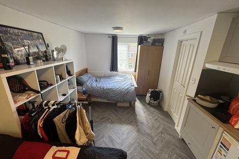 Studio to rent, Roman Way, Birmingham B15