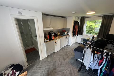 Studio to rent, Roman Way, Birmingham B15