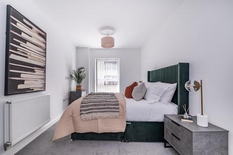 2 bedroom flat to rent, Brumwell Avenue London SE18