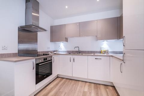 2 bedroom flat to rent, Brumwell Avenue London SE18