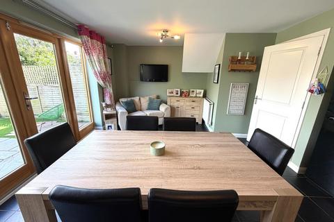 3 bedroom house for sale, Californian Parade, Street
