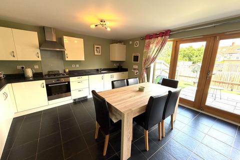 3 bedroom house for sale, Californian Parade, Street