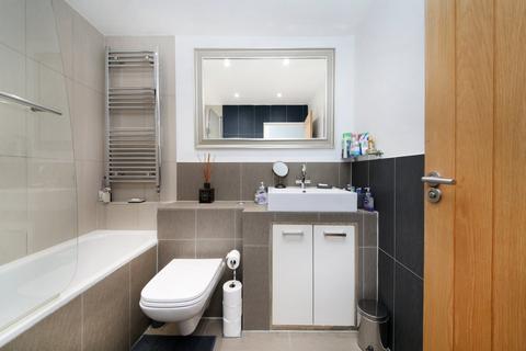 1 bedroom flat for sale, Selworthy House, Battersea Church Road, London