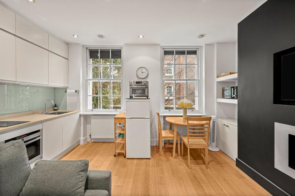 Apartment in London - View 3