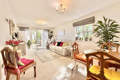 2 bedroom flat for sale, 15 Wharncliffe Road, Christchurch BH23