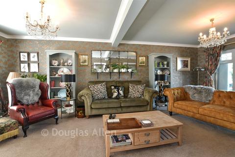4 bedroom detached house for sale, Crays Hill, Billericay CM11