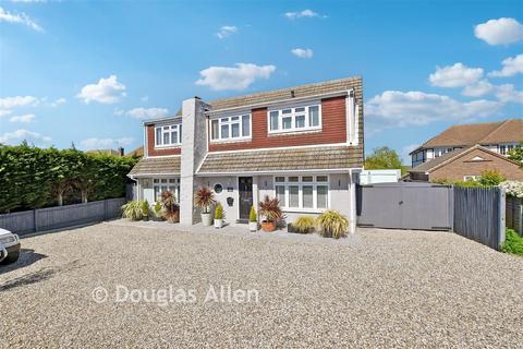 4 bedroom detached house for sale, Crays Hill, Billericay CM11