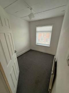 2 bedroom flat to rent, Rectory Road, Gateshead NE8