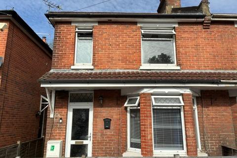 3 bedroom semi-detached house to rent, Percy Road, Southampton, SO16