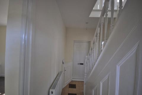 3 bedroom detached house to rent, CHURCH ROAD, LYE