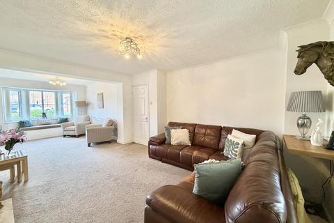 5 bedroom detached house for sale, Greenacre Court, Garforth, Leeds