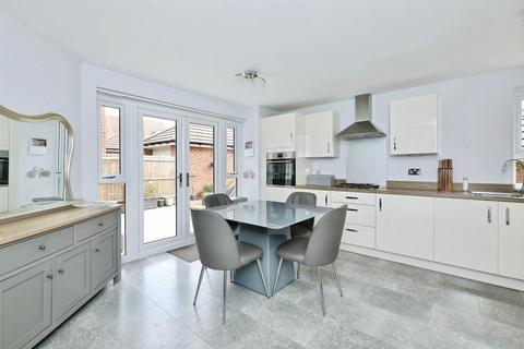 4 bedroom detached house for sale, Gatekeeper Way, Worksop