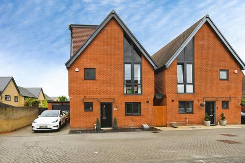 4 bedroom detached house for sale, Brassie Wood, Chelmsford, CM3