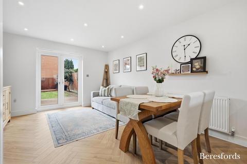 2 bedroom terraced house for sale, Nightingale Crescent, Harold Wood, RM3