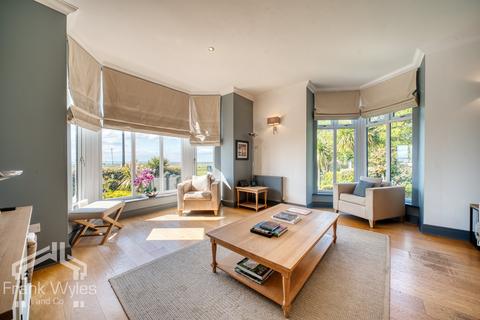 3 bedroom flat for sale, Flat 2, 21 West Beach, Lytha, Lancashire