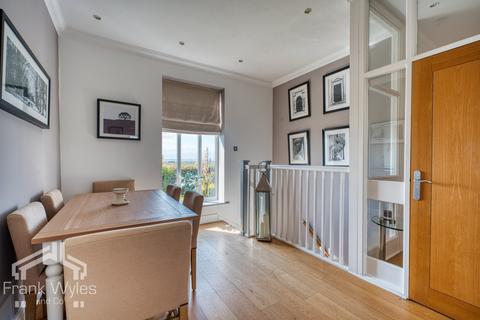 3 bedroom flat for sale, Flat 2, 21 West Beach, Lytha, Lancashire