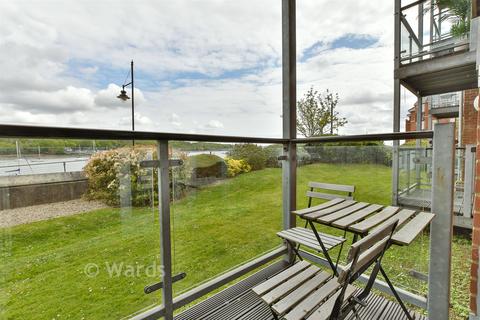2 bedroom ground floor flat for sale, Little Victory Mount, Chatham ME4
