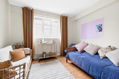 2 bedroom flat for sale, Bronti Close, London