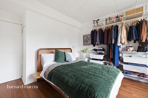 2 bedroom flat for sale, Bronti Close, London