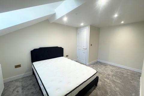 2 bedroom penthouse to rent, Euston Place, Leamington Spa, CV32