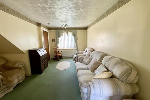 2 bedroom end of terrace house for sale, Clos Cilsaig, Dafen, Llanelli