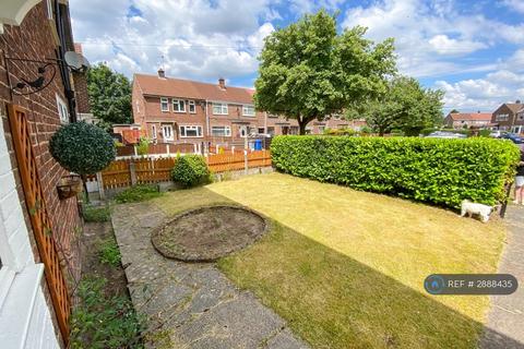 3 bedroom terraced house to rent, Exmouth Road, Sale, M33