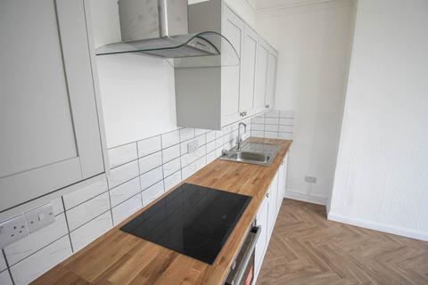 2 bedroom flat for sale, South Ward*2 Bedrooms*Garden Area*New Kitchen & Shower Room*Parking*