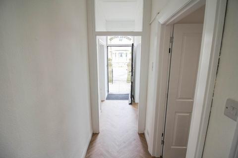 2 bedroom flat for sale, South Ward*2 Bedrooms*Garden Area*New Kitchen & Shower Room*Parking*