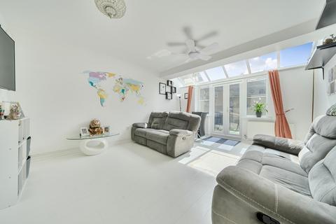 3 bedroom semi-detached house for sale, Boundary Way, Carterton, Oxfordshire, OX18