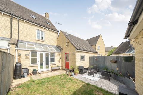 3 bedroom semi-detached house for sale, Boundary Way, Carterton, Oxfordshire, OX18