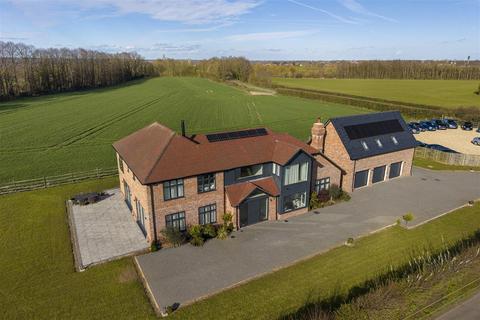 6 bedroom detached house to rent, Farnham House, Merton Lane, Canterbury