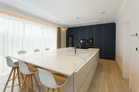 6 bedroom detached house to rent, Farnham House, Merton Lane, Canterbury
