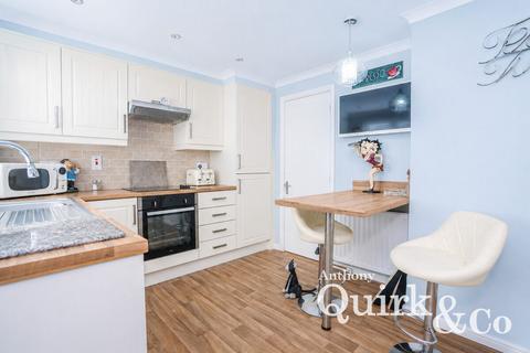 2 bedroom park home for sale, Kingsmere Close, Canvey Island, SS8