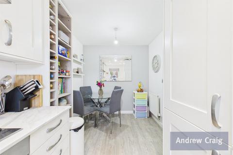 3 bedroom townhouse for sale, Brambling Place, Five Mile Park