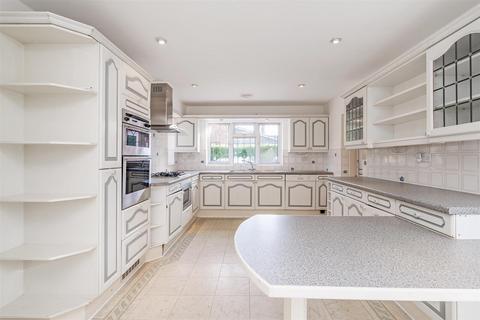 4 bedroom detached house to rent, Beechnut Lane, Solihull