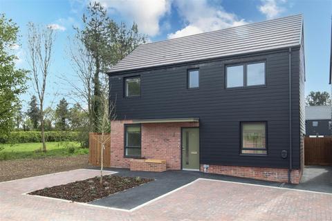 3 bedroom semi-detached house to rent, Eredine Crescent, Milton Keynes MK5